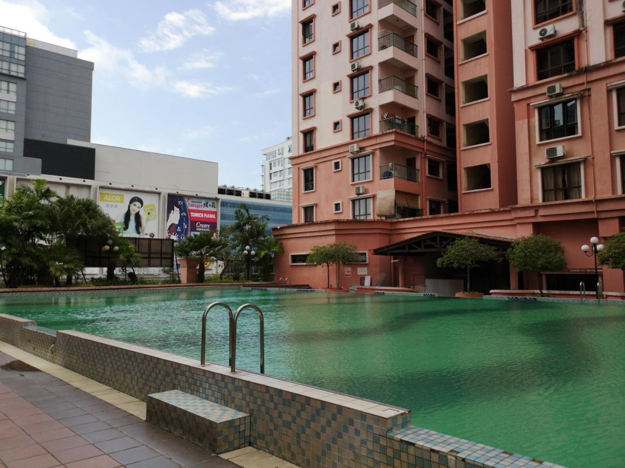 Marina Court Luxury Penthouse Aparthotel Κότα Κιναμπαλού Εξωτερικό φωτογραφία