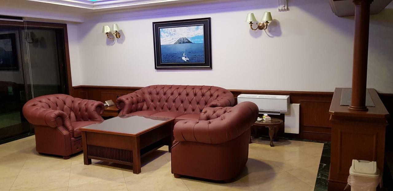 Marina Court Luxury Penthouse Aparthotel Κότα Κιναμπαλού Εξωτερικό φωτογραφία